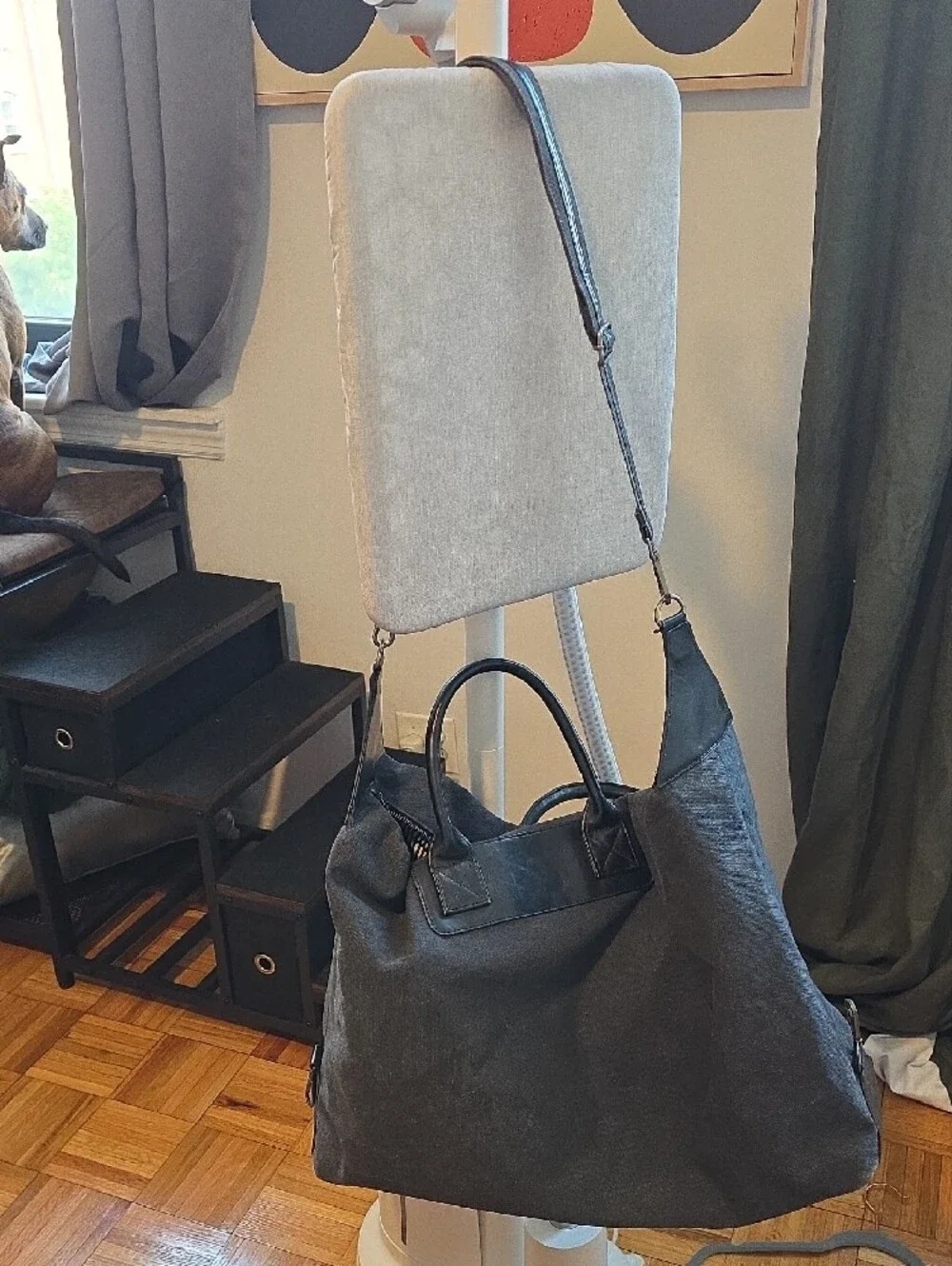 N/A spacious black